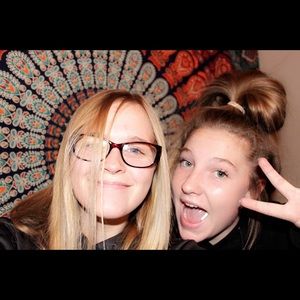 Meet your Posher, Mia